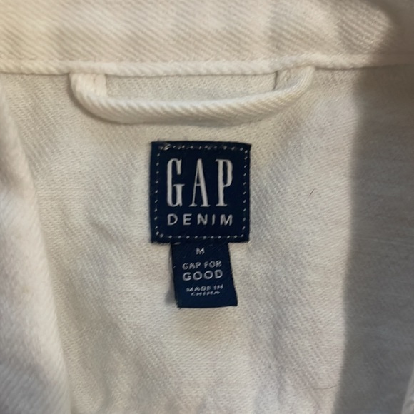 White gap Jean jacket - Picture 3 of 9